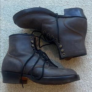 Classic Dark Brown Men's Boots size 8.5